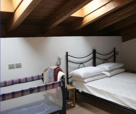 B&B Gardumo Ronzo-Chienis Værelse billede